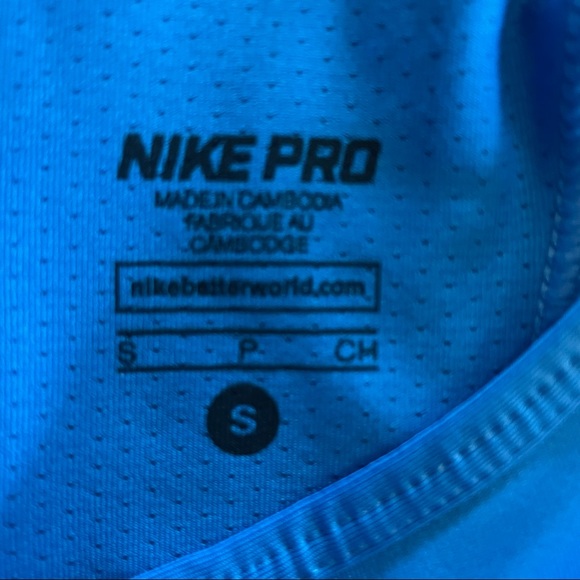 Nike woman’s PRO COOL graphic tank - Picture 2 of 4